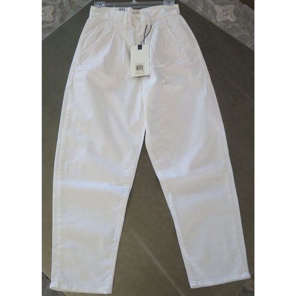 Levi's Premium Women's Sz 26 x  26 White Retro Style Balloon Pleated Pants - Picture 1 of 8